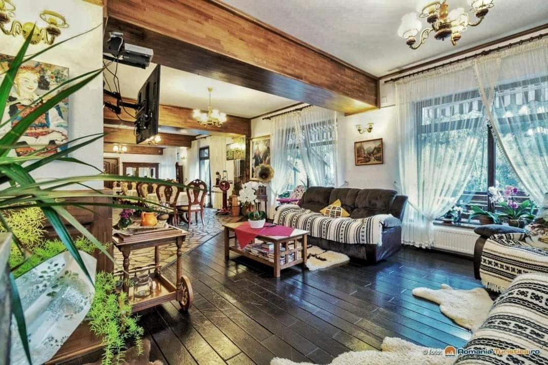 Casa Baciu Hotel Fundu Moldovei Bagian luar foto