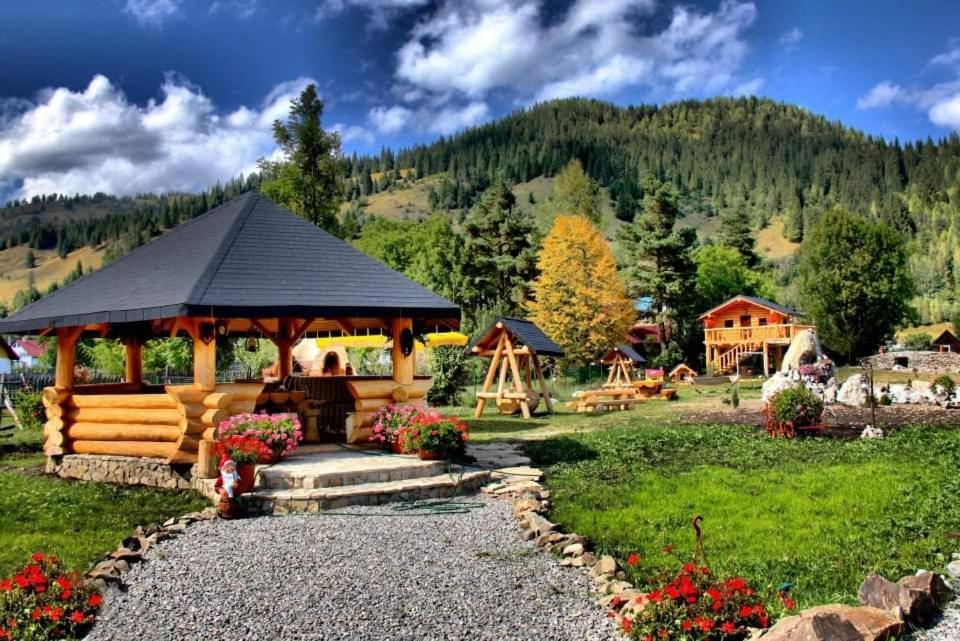 Casa Baciu Hotel Fundu Moldovei Bagian luar foto