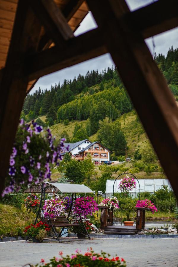 Casa Baciu Hotel Fundu Moldovei Bagian luar foto