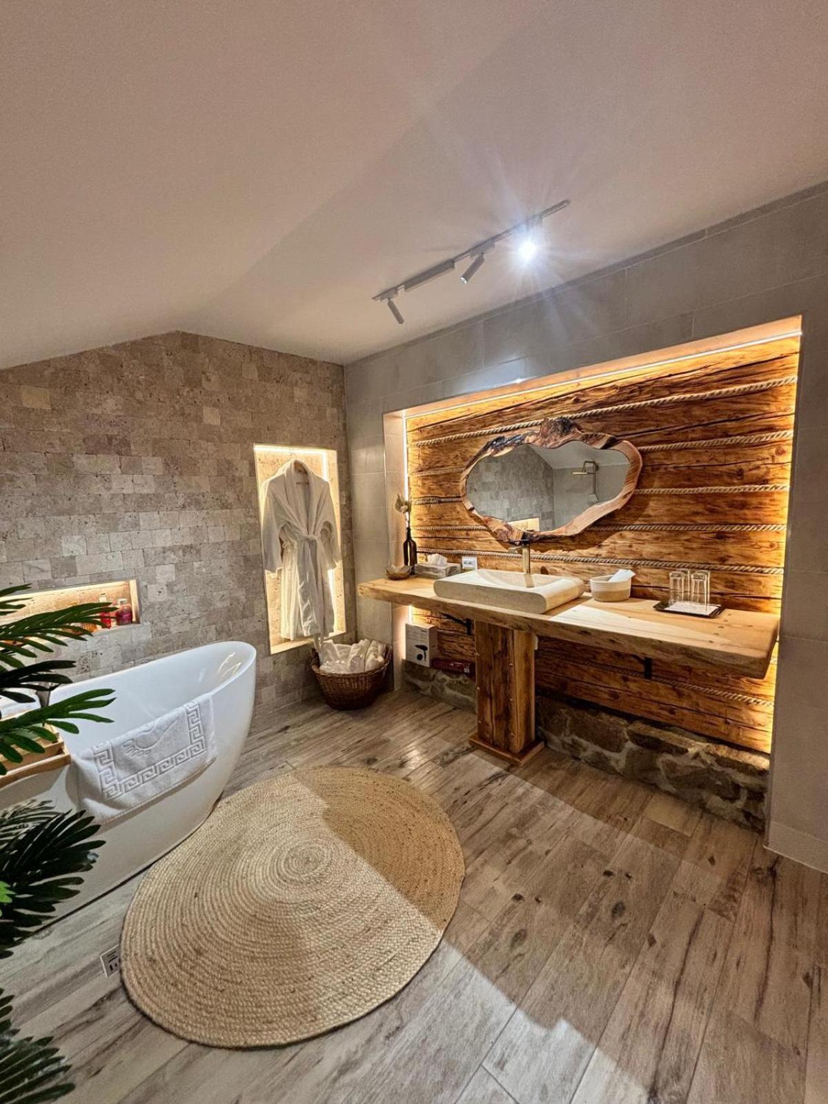 Casa Baciu Hotel Fundu Moldovei Bagian luar foto